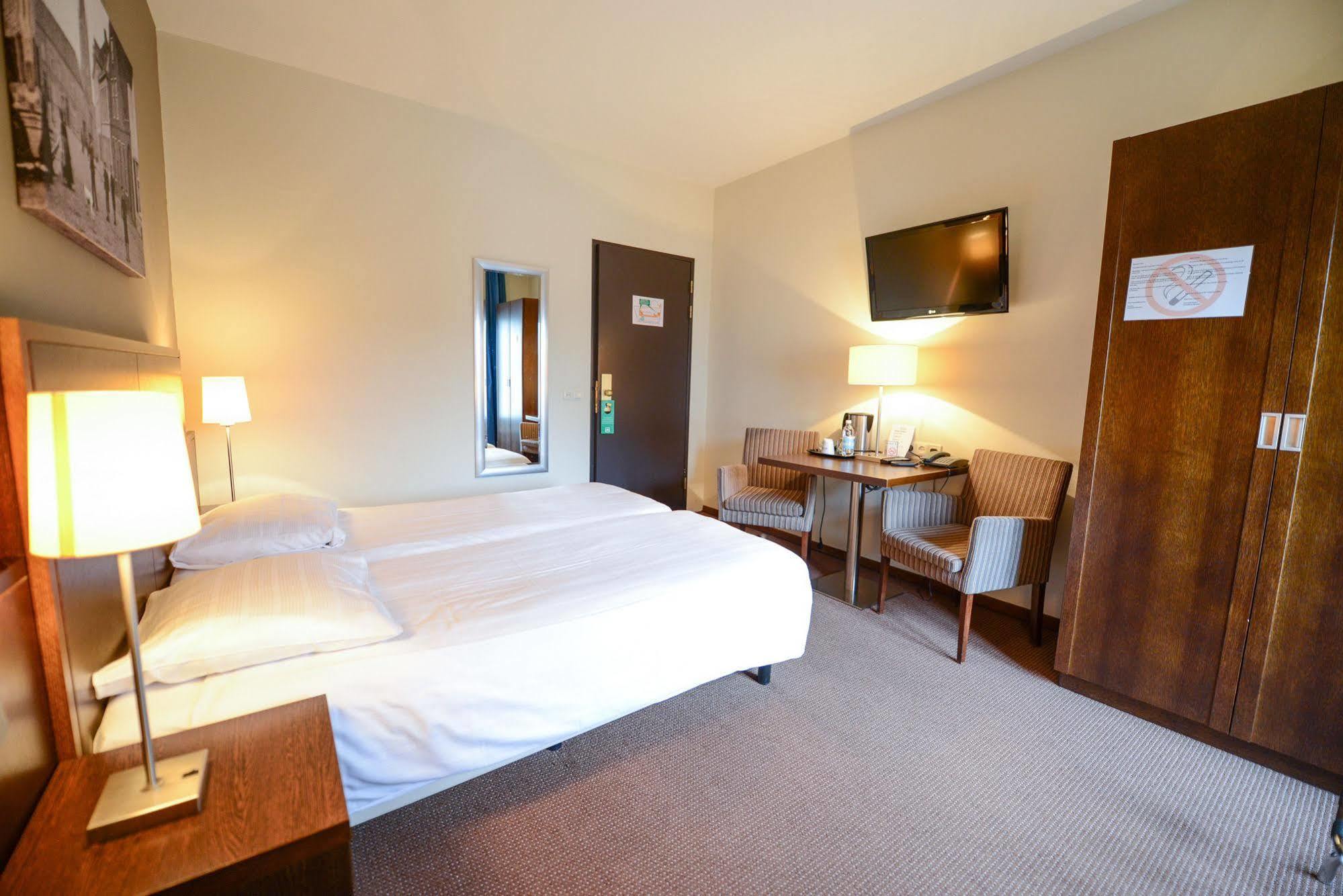 Hotel Munten Weert Bagian luar foto