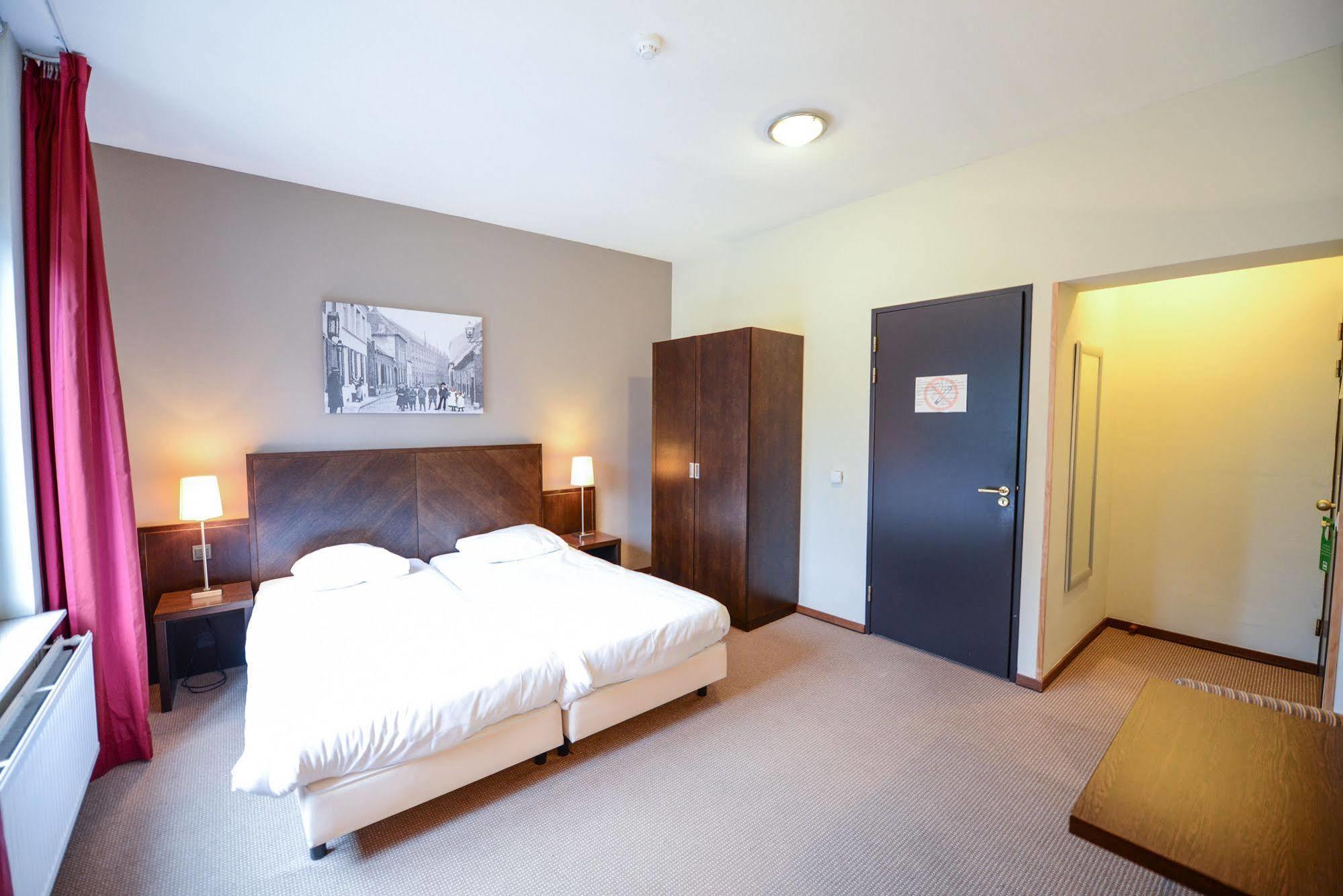 Hotel Munten Weert Bagian luar foto