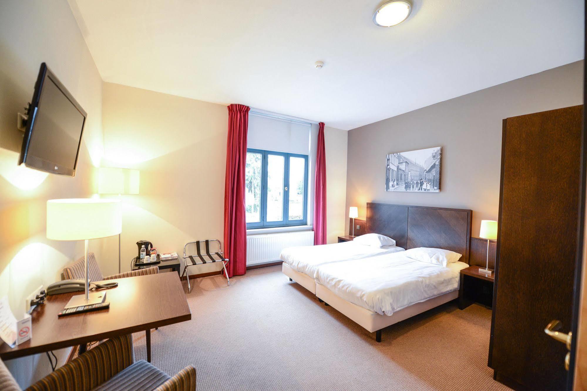 Hotel Munten Weert Bagian luar foto